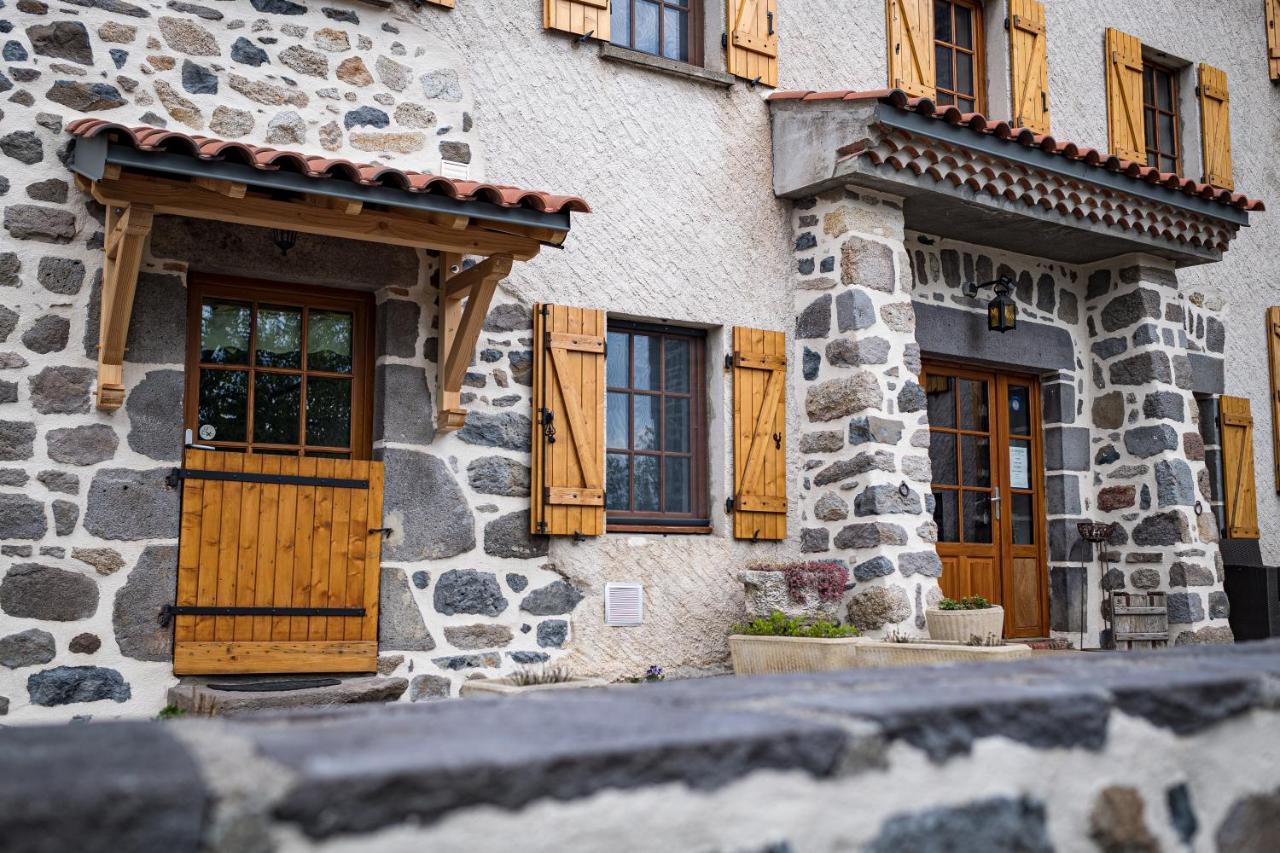 Maison D'Hote La Grange Aux Ayres Olloix Buitenkant foto